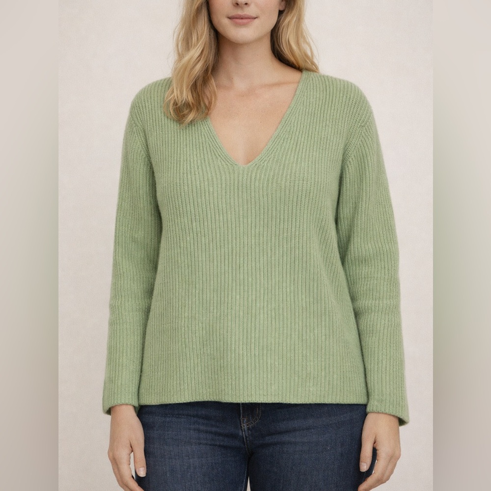 Womance V-Neck Ribbed Sweater size XS oversized